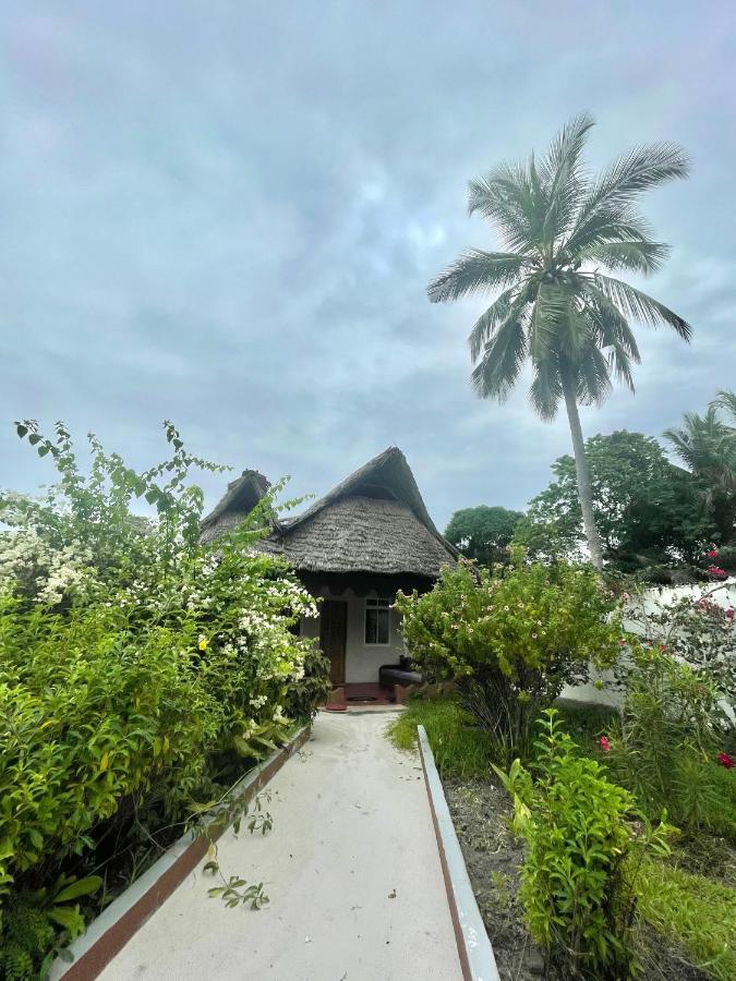 Meremeta Lodge Utende Exterior photo